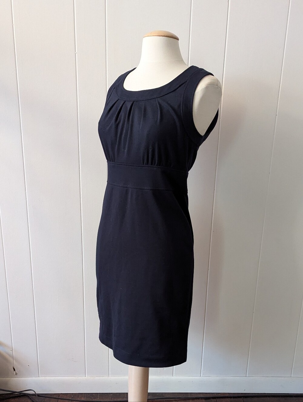 Navy Blue Sleeveless Scoop Neck Knee Length Dress By London Times Size 8